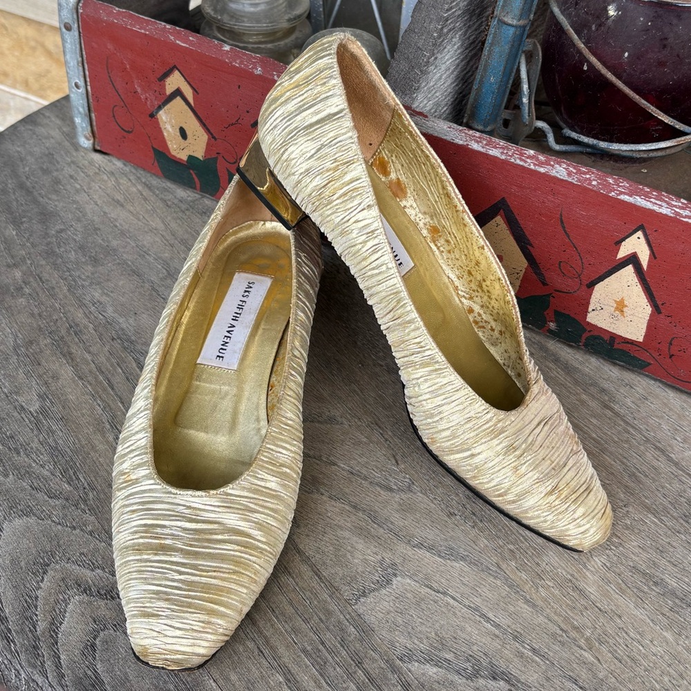 Saks Fifth Avenue Vintage Pleated Gold Textured Pumps